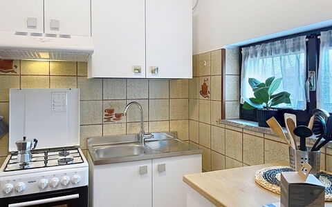 Francesco: Appareil De Cuisine, Cuisine, Comptoir, Principaux Appliance, Cabinetry, Evier, Cuisinière, Luminaire Plomberie, Bois, Sol