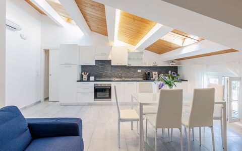 Seaside Apartment: Design Intérieur, Sol, Plafond, Meubles, Sol, Pièce, Chaise, Appartement, Canapé, Salon