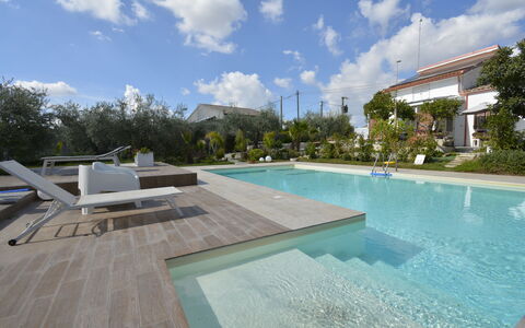 La Dimora di Artemide: Piscine, Recours, Composite, Jardin, Aménagement Paysager, Caractéristique De L'Eau, Ombre, Eco Hôtel, Arrière-Cour, Loisir