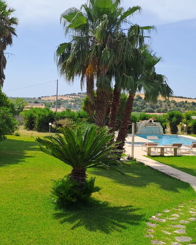 Villa le 2 Emme: Arbre, Piscine, Recours, Jardin, Aménagement Paysager, Pelouse, Hacienda, Eco Hôtel, Arrière-Cour