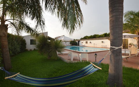 Villa Cigno Reale: Piscine, Recours, Loisir, Mobilier De Jardin, Eco Hôtel, Ombre, Hacienda, Balancelle, Vacances