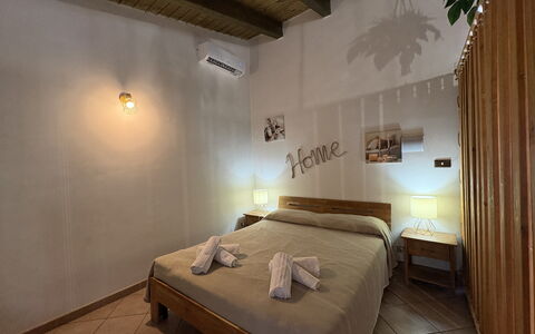 Il Cigno Reale Green: Bois, Sol, Lit, Chambre, Cadre De Lit, Literie, Drap De Lit, Tache De Bois, Dur, Hôtel