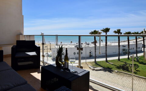 La Casa di Luigi: Mer, Océan, Côte, Plage, Ombre, Balcon, Rive, Mobilier De Jardin, Chaise, Station Balnéaire