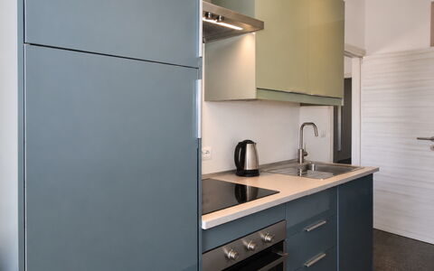 La Casa di Luigi: Cuisine, Appareil De Cuisine, Comptoir, Cabinetry, Principaux Appliance, Design Intérieur, Sol, Evier, Meubles, Luminaire Plomberie