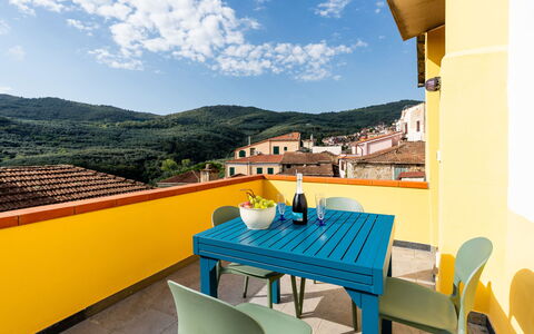 Ca Dell'Andre: Jaune, Design Intérieur, Domicile, Appartement, Orange, Plafond, Tache De Bois, Balcon, Chaise, Hôtel