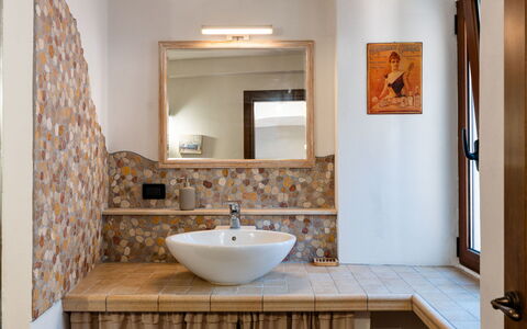 Ca Dell'Andre: Lavabo, Design Intérieur, Mur, Luminaire Plomberie, Sol, Évier, Miroir, Salle De Bains, Robinet, Sol