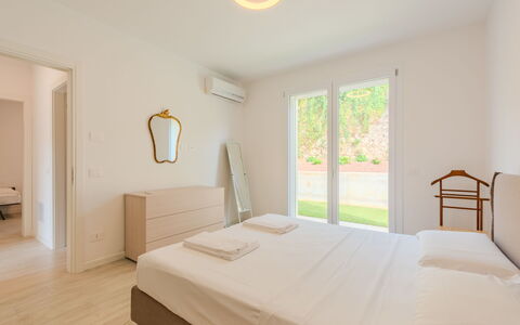 Annamaria: Design Intérieur, Sol, Sol, Plafond, Domicile, Pièce, Lit, Chambre, Appartement, Cadre De Lit