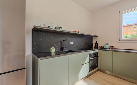 Annamaria: Cuisine, Comptoir, Appareil De Cuisine, Design Intérieur, Sol, Cabinetry, Principaux Appliance, Meubles, Bois, Électroménager