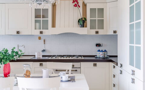Sweet Loreto: Meubles, Design Intérieur, Cuisine, Cabinetry, Bois, Comptoir, Placard, Domicile, Sol, Éclairage