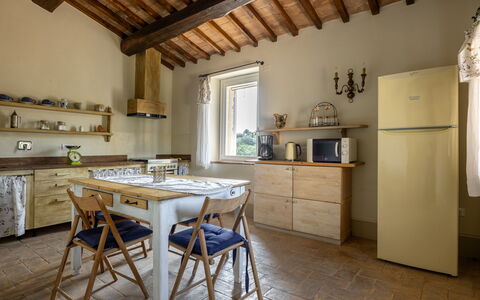 Il Casale al Colle: Meubles, Design Intérieur, Sol, Bois, Plafond, Sol, Domicile, Cuisine, Pièce, Cabinetry