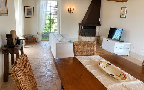 Il Casale al Colle: Meubles, Sol, Bois, Design Intérieur, Sol, Chaise, Table, Pièce, Canapé, Salon