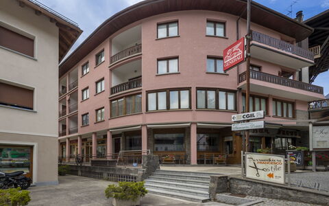 Bormio 37: Appartement, Architecture, Zone Résidentielle, Condominium, Composite, Design Urbain, Balcon, Usage Mixte, Ombre