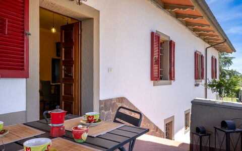 Il Cipresso, Casa dei Nonni, Cortona: Bois, Porte, Maison, Domicile, Tache De Bois, Chalet, Dur, Ombre, Plante D'Appartement, Porche