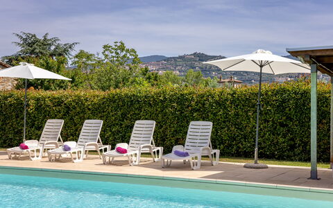 Il Cipresso, Casa Lucia, Cortona: Piscine, Parapluie, Mobilier De Jardin, Recours, Ombre, Chaise, Tableau De Plein Air, Balancelle, Eco Hôtel, Aménagement Paysager