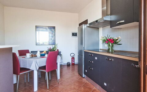 Sondolo: Familiale, Appartement, Véhicule De Luxe, Mid-Taille Car, Parking, Sedan, Voiture Compacte, City Car