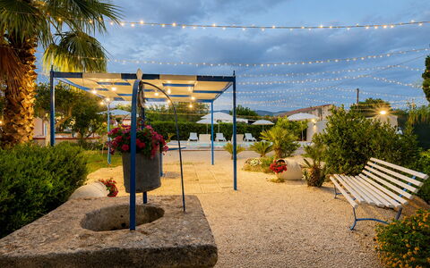 Villa Didymos: Ombre, Aménagement Paysager, Jardin, Pergola, Pot De Fleur, Structure En Plein Air, Eco Hôtel, Hacienda, Canopée