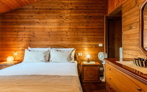 Casa Gloria: Design Intérieur, Bois, Sol, Meubles, Sol, Plafond, Lit, Chambre, Éclairage, Pièce