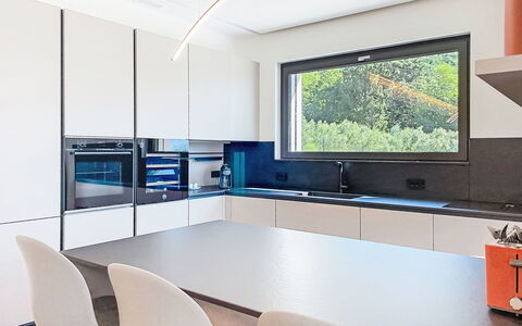 Aura: Design Intérieur, Meubles, Cuisine, Sol, Bois, Comptoir, Plafond, Domicile, Éclairage, Appareil De Cuisine