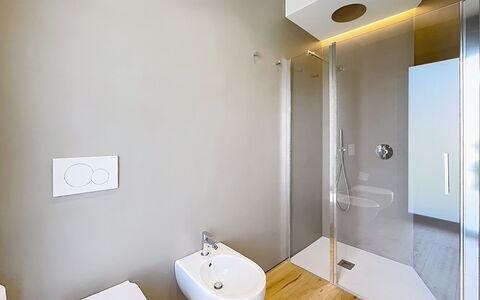 Aura: Salle De Bains, Sol, Luminaire Plomberie, Mur, Sol, Design Intérieur, Toilette, Plafond, Plomberie, Évier