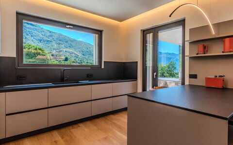 Aura: Design Intérieur, Cuisine, Comptoir, Sol, Bois, Meubles, Plafond, Luminaire, Domicile, Cabinetry