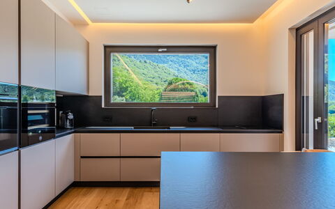Aura: Design Intérieur, Cuisine, Sol, Plafond, Bois, Comptoir, Domicile, Luminaire, Éclairage, Sol