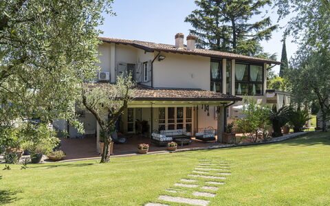 Villa El Perlè, Padenghe sul Garda: Domicile, Maison, Zone Résidentielle, Jardin, Biens, Ferme, Chalet, Pelouse, Hacienda, Villa
