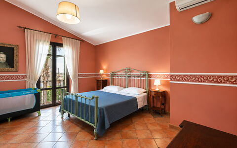 La Villa di Giusy: Meubles, Design Intérieur, Sol, Sol, Plafond, Pièce, Appartement, Chaise, Chambre, Lit