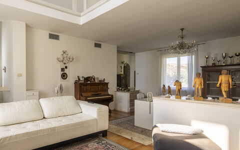Villa Eva: Meubles, Design Intérieur, Sol, Mur, Sol, Bois, Plafond, Pièce, Salon, Éclairage