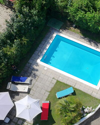 Villa Eva: Piscine, Recours, Mobilier De Jardin, Thermes, Loisir, Eco Hôtel, Ombre, Hacienda, Parapluie, Chaise