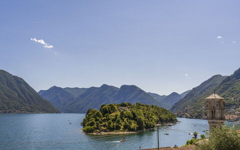 Next Comacina, Lago di Como with Garage: L'Eau, Montagnes Relief, Plan D'Eau, Montagne, Ressources En Eau, Colline, Montagnes, Cotiers Et Relief Océaniques, Cours D'Eau, Voie Navigable
