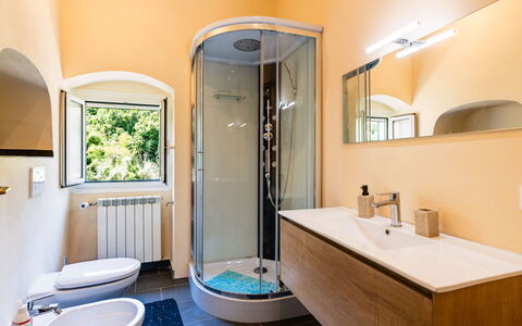 Oliver: Luminaire Plomberie, Salle De Bains, Design Intérieur, Robinet, Sol, Plomberie, Évier, Sol, Domicile, Lavabo
