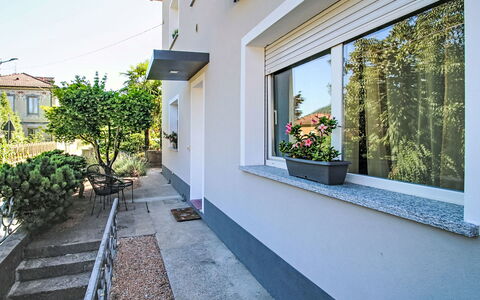 Boscolago: Architecture, Domicile, Béton, Ombre, Couvre-Fenêtres, Moulage, Conception, Balcon, Plante D'Appartement, Peindre