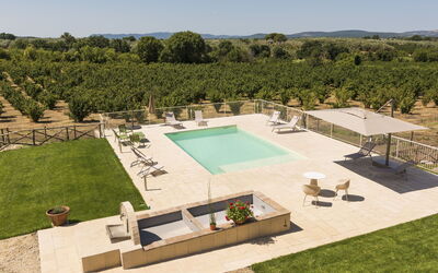 Lago di Vico 629: Piscine, Recours, Mobilier De Jardin, Biens, Jardin, Aménagement Paysager, Parapluie, Ombre, Balancelle, Hacienda