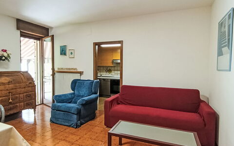 Locanda dei Nonni: Meubles, Design Intérieur, Sol, Sol, Bois, Canapé, Pièce, Appartement, Salon, Plafond