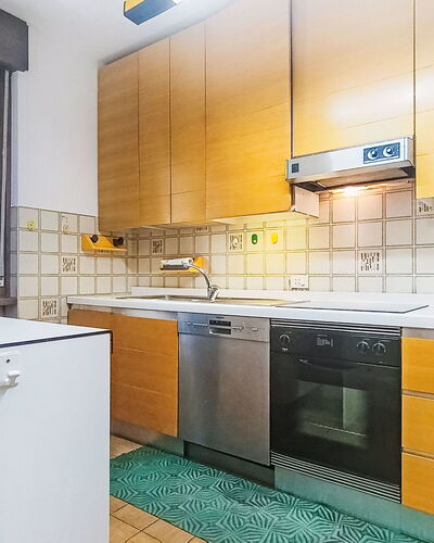 Locanda dei Nonni: Cuisine, Sol, Comptoir, Principaux Appliance, Appareil De Cuisine, Bois, Design Intérieur, Cabinetry, Sol, Tuile