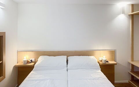Ca' Alma Dolomia: Design Intérieur, Mur, Lit, Bois, Sol, Chambre, Sol, Plafond, Meubles, Pièce
