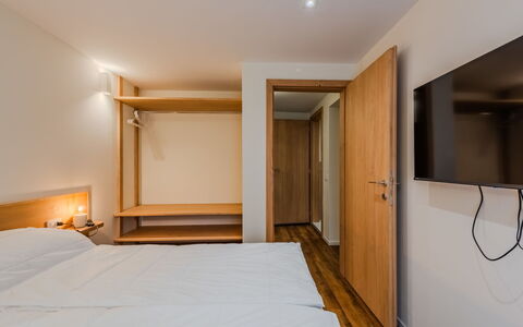 Ca' Alma Dolomia: Bois, Chambre, Lit, Design Intérieur, Drap De Lit, Literie, Cadre De Lit, Tache De Bois, Plafond, Dur
