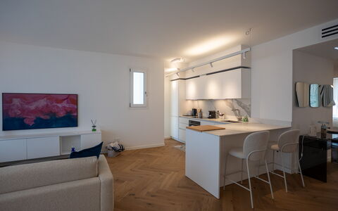Terrazza Mare, Jacuzzi and Seaview: Meubles, Design Intérieur, Sol, Sol, Mur, Cuisine, Bois, Plafond, Comptoir, Pièce