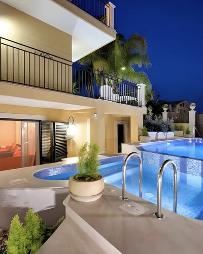 Villa Magda: Piscine, Recours, Eco Hôtel, Appartement, Biens, Thermes, Mobilier De Jardin, Villa, Hôtel, Balancelle