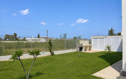 Villa Blue: Lot Terre, Jardin, Ombre, Aménagement Paysager, Pelouse, Passerelle, Cour, Gazon Artificiel