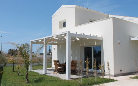 Villa Blue: Meubles, Ombre, Porche, Chaise, Pergola, Porte, Structure En Plein Air, Mobilier De Jardin, Patio, Table Cuisine Et Salle A Manger