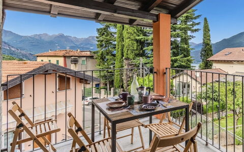 Casa Matilde: Meubles, Chaise, Table, Porche, Balcon, Mobilier De Jardin, Tableau De Plein Air, Ombre, Table Cuisine Et Salle A Manger, Eco Hôtel