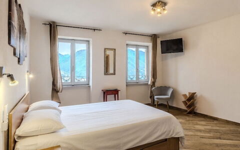 Casa Matilde: Mur, Design Intérieur, Meubles, Chambre, Lit, Domicile, Appartement, Cadre De Lit, Plafond, Literie