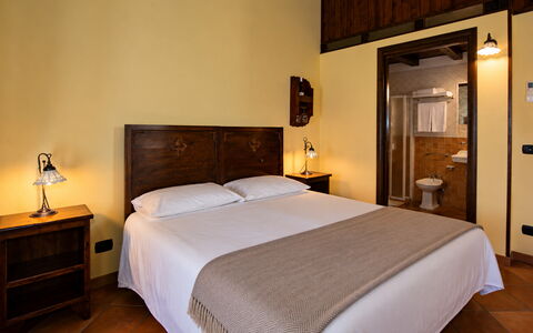 La Muraglia: Mur, Design Intérieur, Meubles, Bois, Plafond, Sol, Sol, Lit, Chambre, Pièce