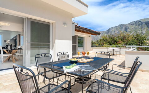 Quirat: Meubles, Design Intérieur, Sol, Sol, Table, Bois, Plafond, Chaise, Pièce, Canapé