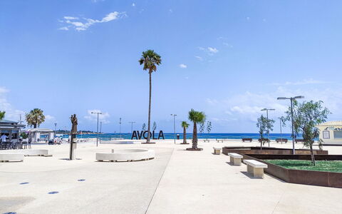Dimora Avola Centro: Mer, Plage, Côte, Ombre, Rive, Passerelle, Océan, Éclairage Public