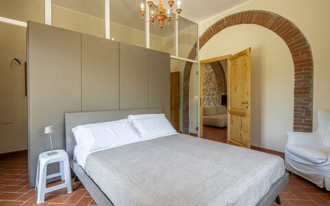 Casale delle Lupe, Campiglia Marittima: Mur, Design Intérieur, Meubles, Chambre, Sol, Sol, Plafond, Lit, Pièce, Éclairage