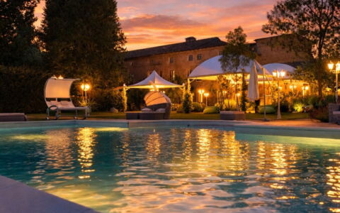 Relais Villa Mirandola: Nuit, Piscine, Biens, Hacienda, Recours, Jardin, Éclairage Paysager, Crépuscule, Minuit, Aménagement Paysager
