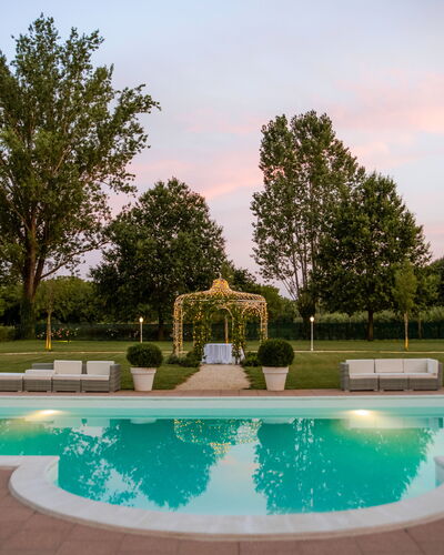Relais Villa Mirandola: Jardin, Pelouse, Cour, Parc, Piscine, Nuit, Luminaire, Hacienda, Villa, Manoir