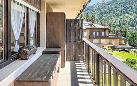 Presanella: Bois, Domicile, Appartement, Balcon, Porche, Dur, Ombre, Tache De Bois, Villa, Hôtel